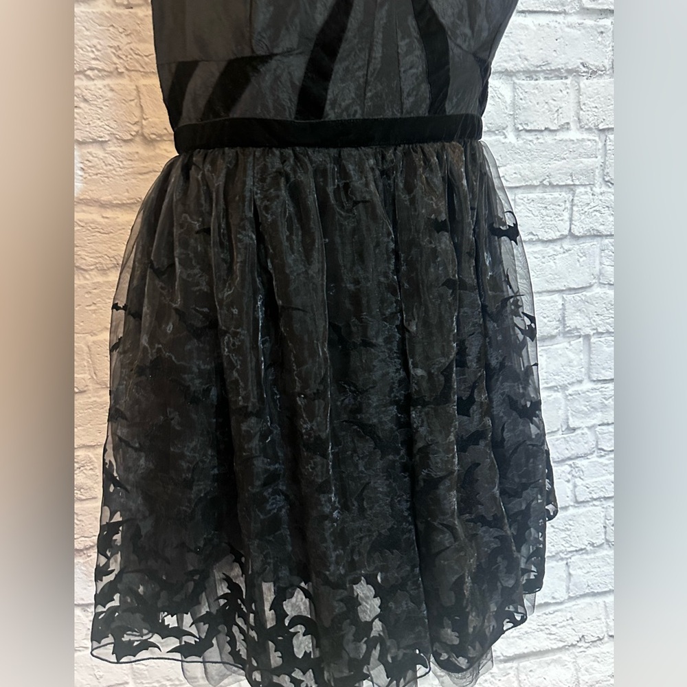 DC Comics Limited Edition Batman Formal Dress sz 16 - Picture 4 of 6